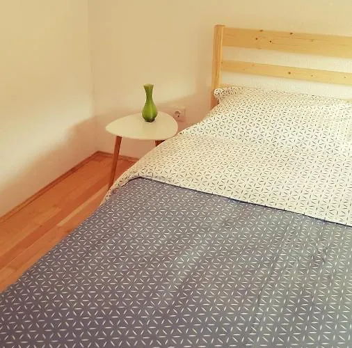 River House 度假居 亚伊采