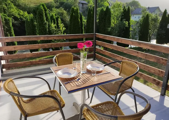 度假居 River House *