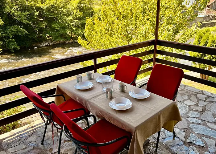 River House 度假居 *