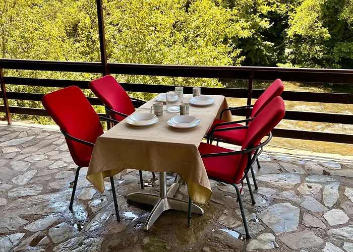 度假居 River House *