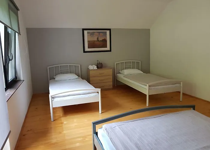 River House * 亚伊采